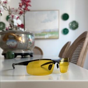 Stylish Black and Yellow Sunglasses